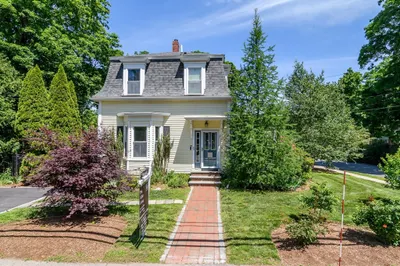 89 Pond St 1