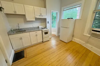 28 Academy Hill Rd #1F 1