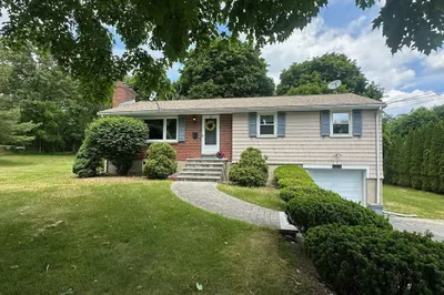 10 Cedar Ridge Drive 1