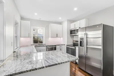 77 Maverick St #1 1