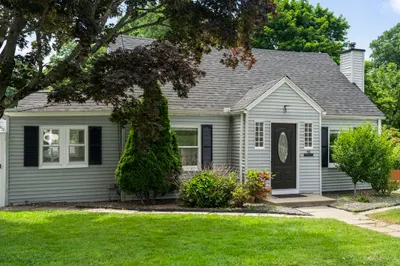 40 Calumet Ave 1