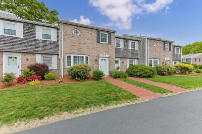 8 Louisburg Sq #8 1