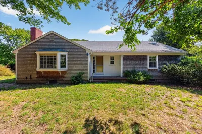 21 Old Colony Rd 1