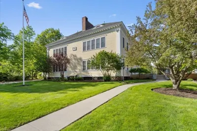 42 Phillips Rd #1