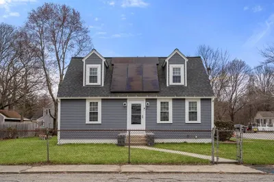 2 Pond St