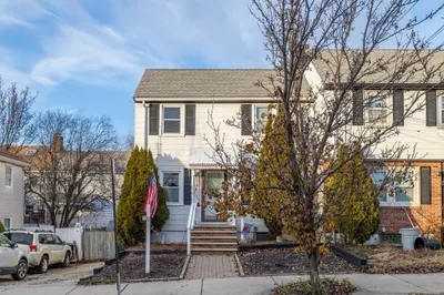 29 Wyllis Ave 1