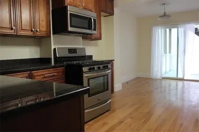 9 Chesterton St #2