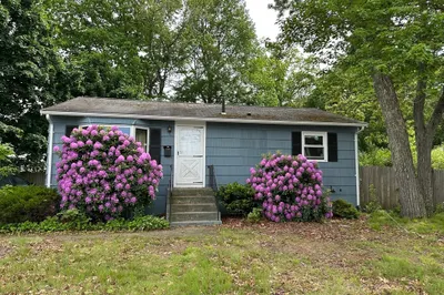 22 Brookside Rd
