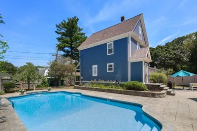 8 Gibson Ave