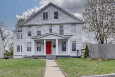 4 Pleasant St