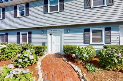 10 Riverbank Rd #2 1
