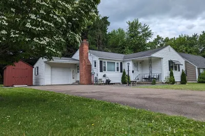 12 Lakeview Ave 1