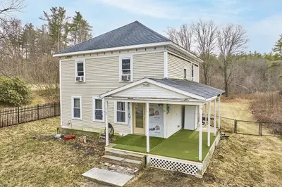 15 Cottage St