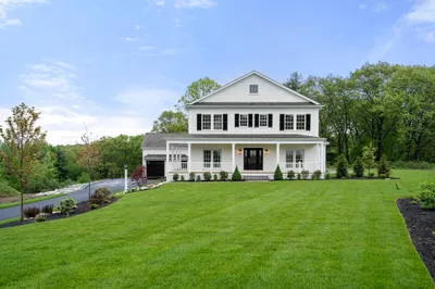 131 Nobscot Dr