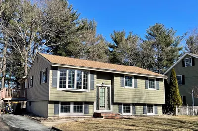 60 Newport Dr 1