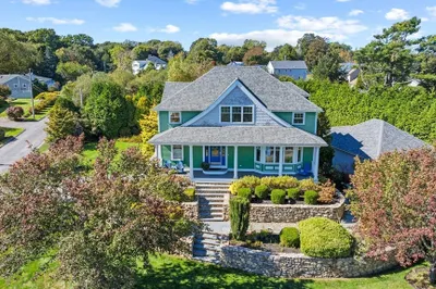 14 Summit Dr