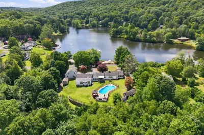 102 Lakeside Dr 1