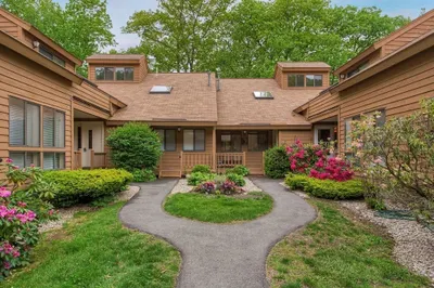 4 Clement Ct #4