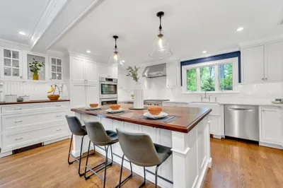 119 Pleasant Valley Rd 1