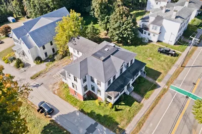 981 Main St 1