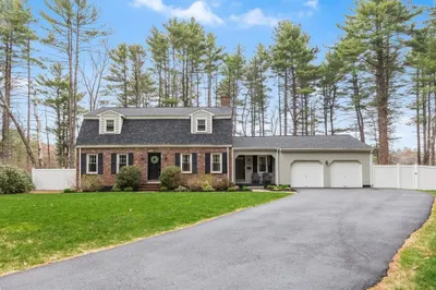 89 Haggetts Pond Rd 1