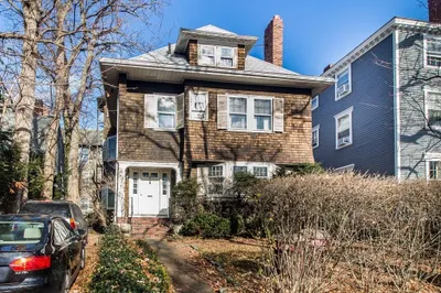 173 Mt. Auburn St 1