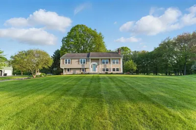 121 Indian Meadow Drive 1