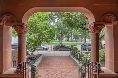 290 Commonwealth Ave #8