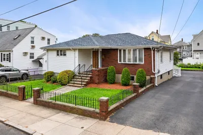 131 Essex St