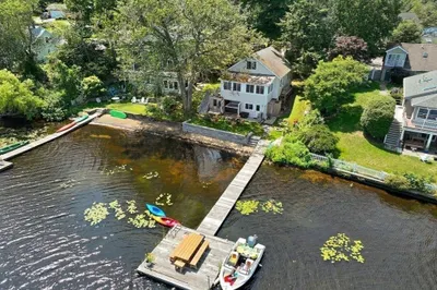 44 Lakeshore Dr 1