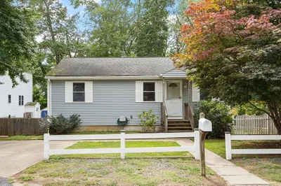 24 Hawthorne Rd 1