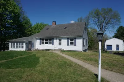 34 Fairview Ave #B