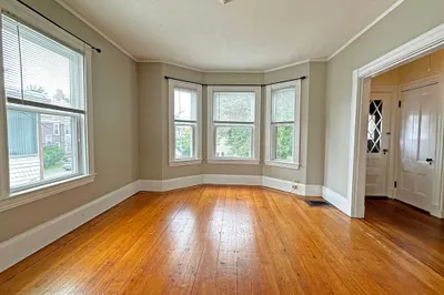 22 Claflin Pl #2
