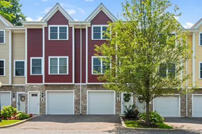 16 Saint Marys Way #16