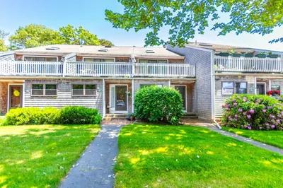 5 Riverview Ave #C