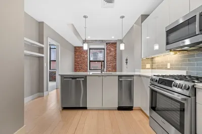 121 Portland St #503