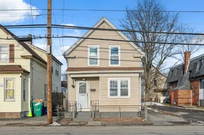 371 Lakeview Ave 1