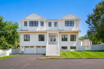 23 Harvard Cir 1
