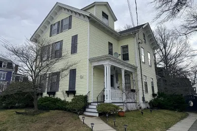 193 Winter St #2R