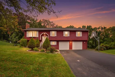 131 Beacon Hill Rd 1