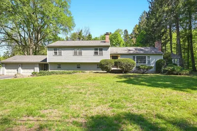 10 Brookmont Dr 1