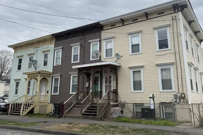 13 Hampden St