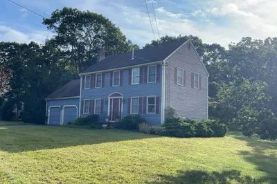 13 Wampanoag Dr 1