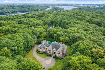 8 Stratford Way 1