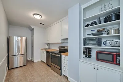183 MarlBorough Street #B 1