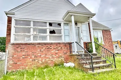 298 King St