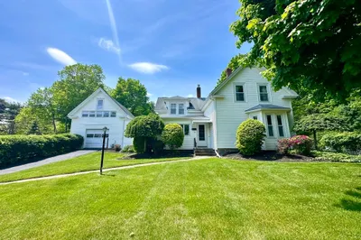 221 Center St 1