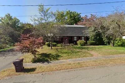 39 Strawberry Hill Rd