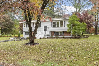 64 Ames Rd 1