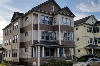 17 North Woodford Street #1